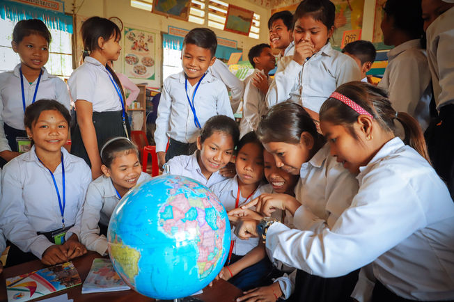 柬埔寨一所学校里的孩子们