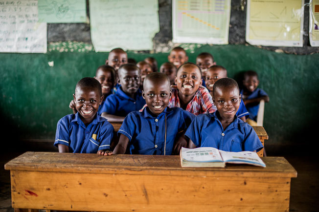 卢旺达一所学校里的孩子们