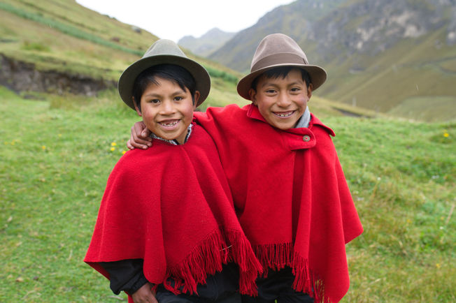 来自厄瓜多尔科托帕西高地的两名年轻人