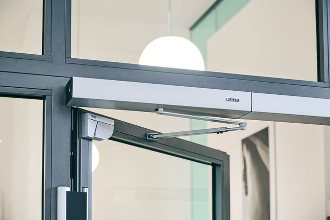 !Slimdrive EMD-F/R-IS, Uni Schloss Mannheim! !Slimdrive EMD-F/R-IS und Laserscanner GC 342 an einer 2-flügligen Tür in der Universität Schloss Mannheim!