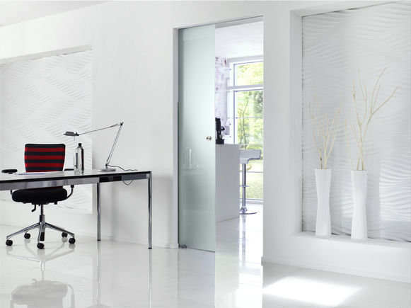 Rollan 80 NT is also suitable for office doors due to its smooth and light running.