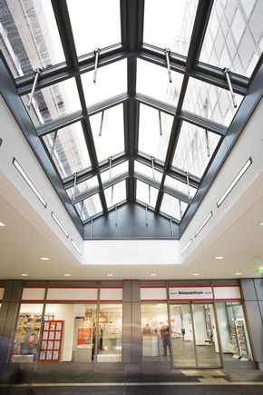 Spindle drive E 1500 S Spindle drive with high opening and closing speed