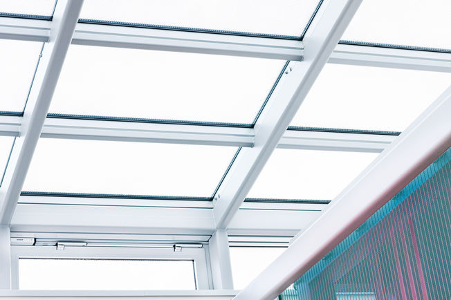 Opening drive - OL 90 with E 212, VGH Versicherungen (insurance company) Electric linear drive for the automation of Slimline skylight openers