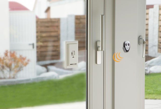 用于启动的远程操控 用于借助盖泽无线程序启动盖泽自动门和开窗器的无线手持发射器。