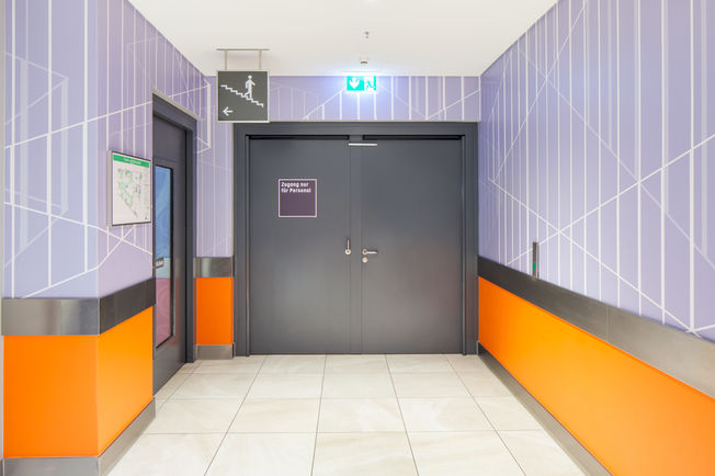 平开门系统 - Slimdrive EMD F/R-IS, Milaneo Slimdrive EMD F/R-IS 门机系统和 CB flex 顺位开门器，Milaneo，斯图加特