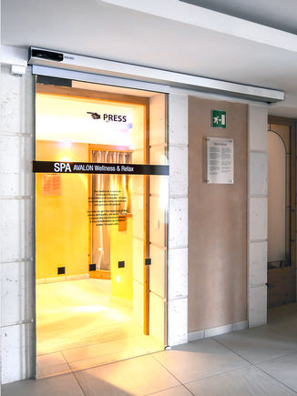 阿尔比翁(Mountain Spa Resort)酒店，意大利，酒店 自动直线型平移门系统 设计线低、清晰