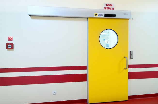 自动平移门 ECdrive H，特别是安装在位于波兰 Rzeszów 的 Asklepios 医院 自动直线型平移门系统 用于对卫生要求很高的领域