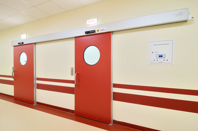 自动平移门 ECdrive H，特别是安装在位于波兰 Rzeszów 的 Asklepios 医院 自动直线型平移门系统 用于对卫生要求很高的领域