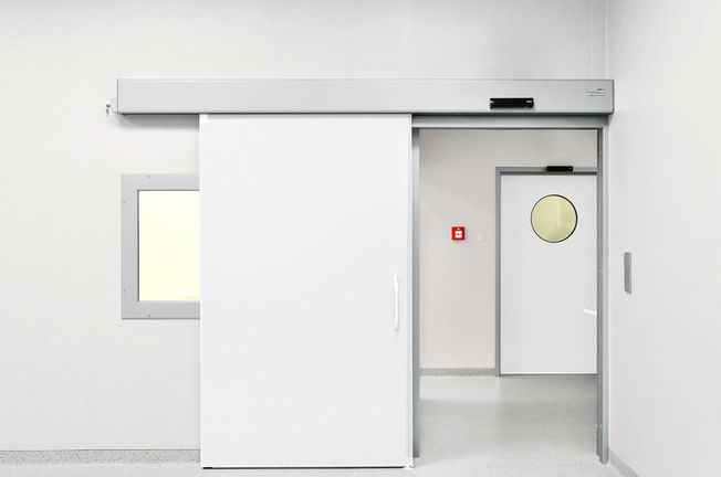 自动平移门 ECdrive H，特别是安装在位于波兰 Rzeszów 的 Asklepios 医院 自动直线型平移门系统 用于对卫生要求很高的领域
