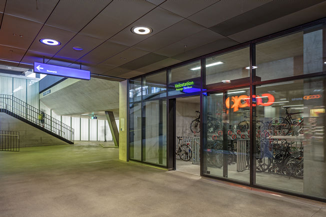 平移门 Powerdrive PL EI30, 瑞士苏黎世 Oerlikon 火车站 自动直线型平移门系统 用于大型和重型门独立的故障检测和记录