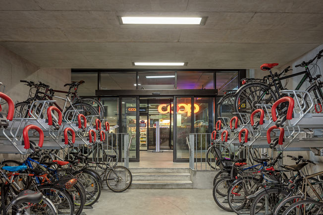 平移门 Powerdrive PL EI30, 瑞士苏黎世火车站 自动直线型平移门系统 用于大型和重型门独立的故障检测和记录