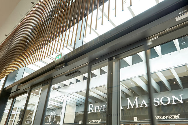 自动平移门机 Slimdrive SL-NT, Arnstorf阿姆斯特丹的 Gelderlandplein 购物中心 自动直线型平移门系统 设计线低、清晰