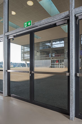 TS 5000 L-ISM VPK TS 5000 L-ISM VPK 外观，位于双扇门上。