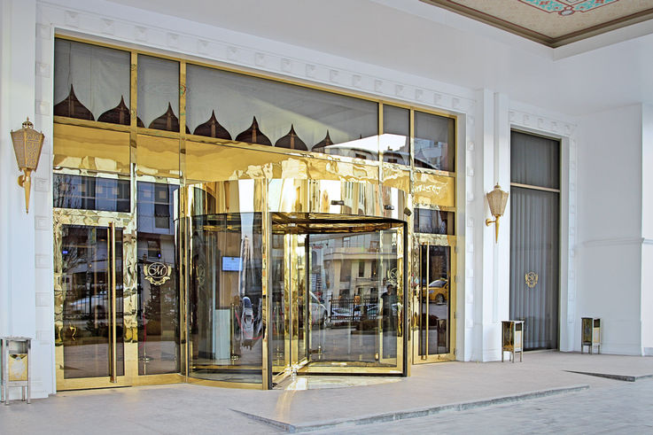 TSA 355 automatic revolving door from GEZE in the Meyra Palace Hotel in Ankara