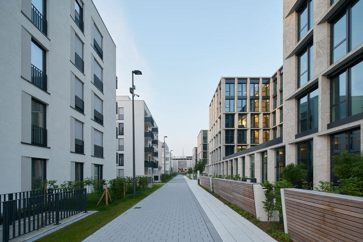 Office and residential building on the grounds of GAG Immobilien AG in Cologne © Jens Willebrand / GEZE GmbH