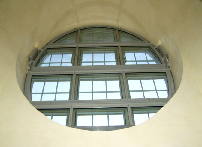 Round baroque window with smoke and heat extraction system in the Dresden Frauenkirche. Photo: MM Fotowerbung for GEZE GmbH 