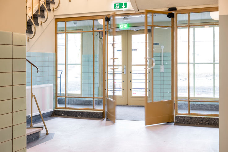 Entrance door at HBS Kampen