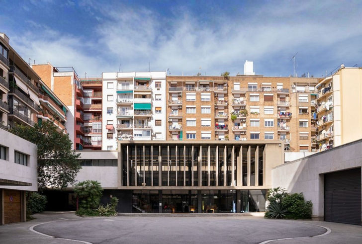 The former Gustavo Gili publishing house building – Barcelona