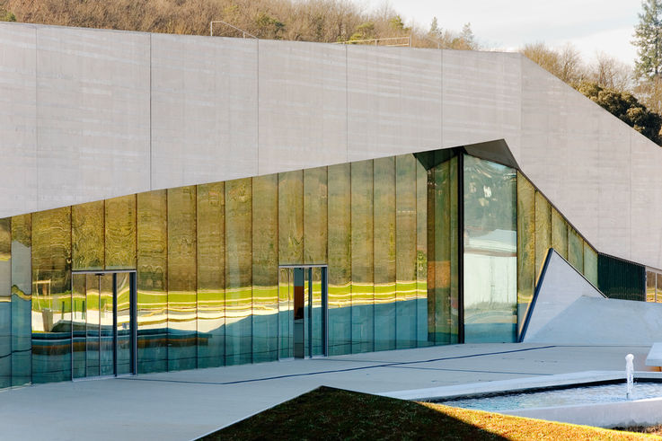 Automatic sliding door drive Slimdrive SL NT-FR Grotte de Lascaux Montignac