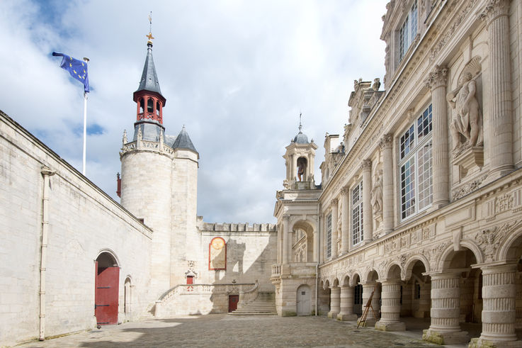  - Der Innenhof im Stil der Gotik und Renaissance