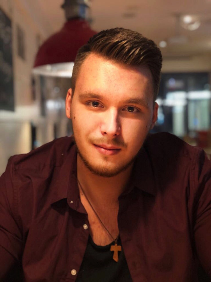 图片Adrian Pawliczuk